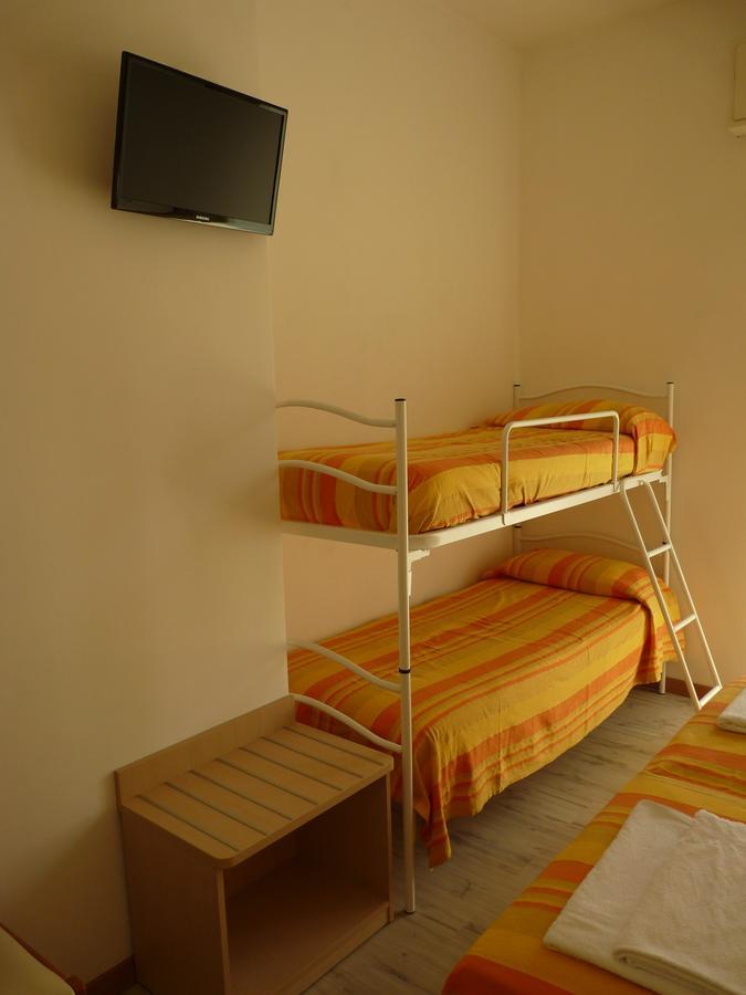 Hotel Haarlem Rimini Esterno foto