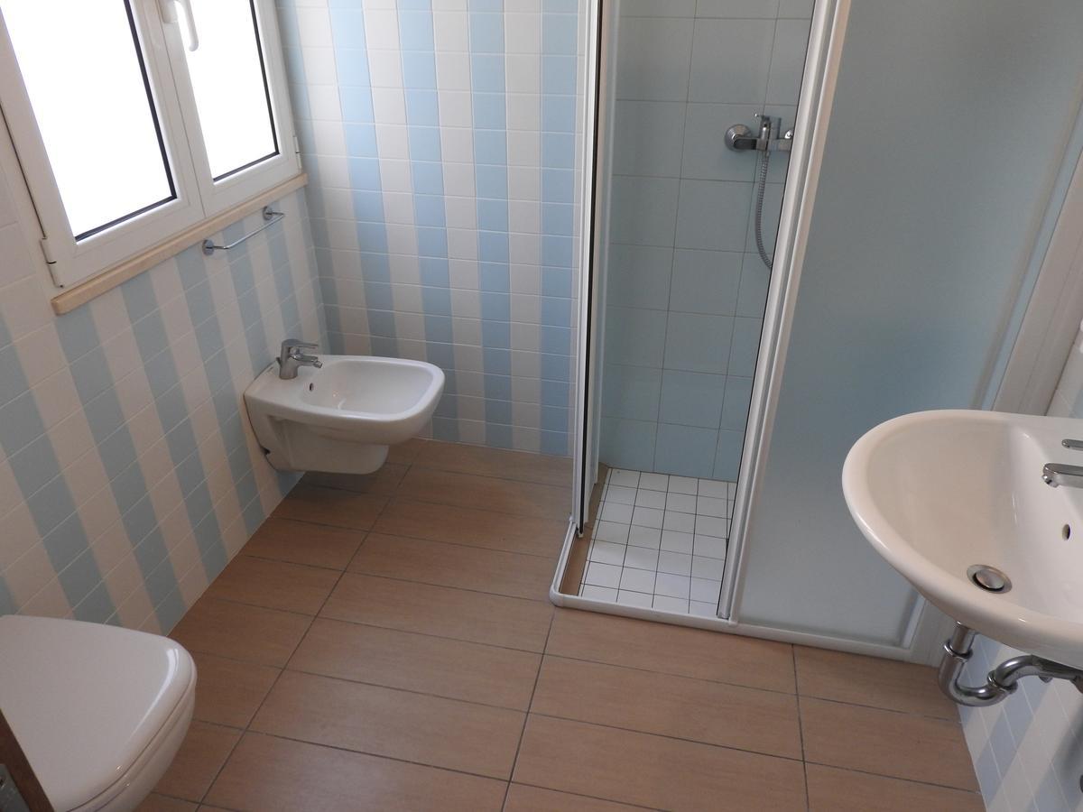 Hotel Haarlem Rimini Esterno foto