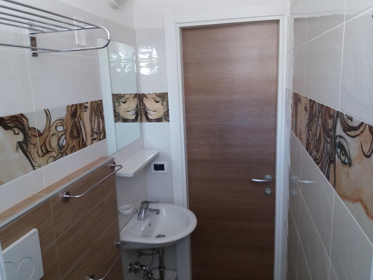 Hotel Haarlem Rimini Esterno foto